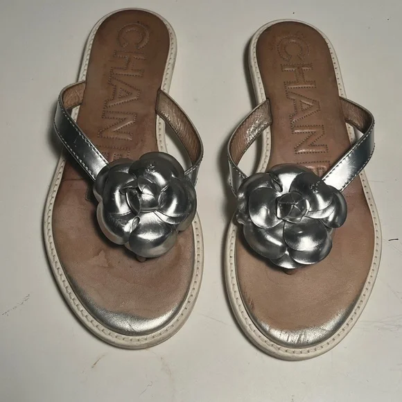 CHANEL Metallic Silver Floral Sandals - Picture 1 of 6